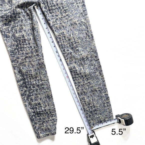 Cabi Camouflage Print Blue Gray Skinny Full Length Ankle Pants Size 4 - Picture 13 of 13